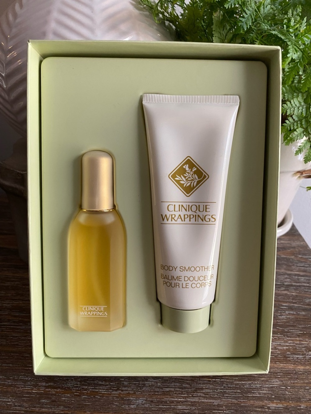 RARE Clinique Wrappings Gift Set .85oz‎ Spray 3.4 oz Body Smoother Box Set NEW